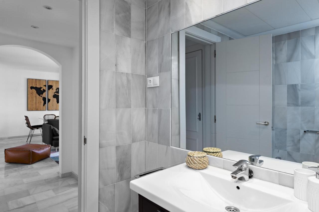 Two Bedroom Apartment In Puerto Banus With Terrace 마르베야 외부 사진