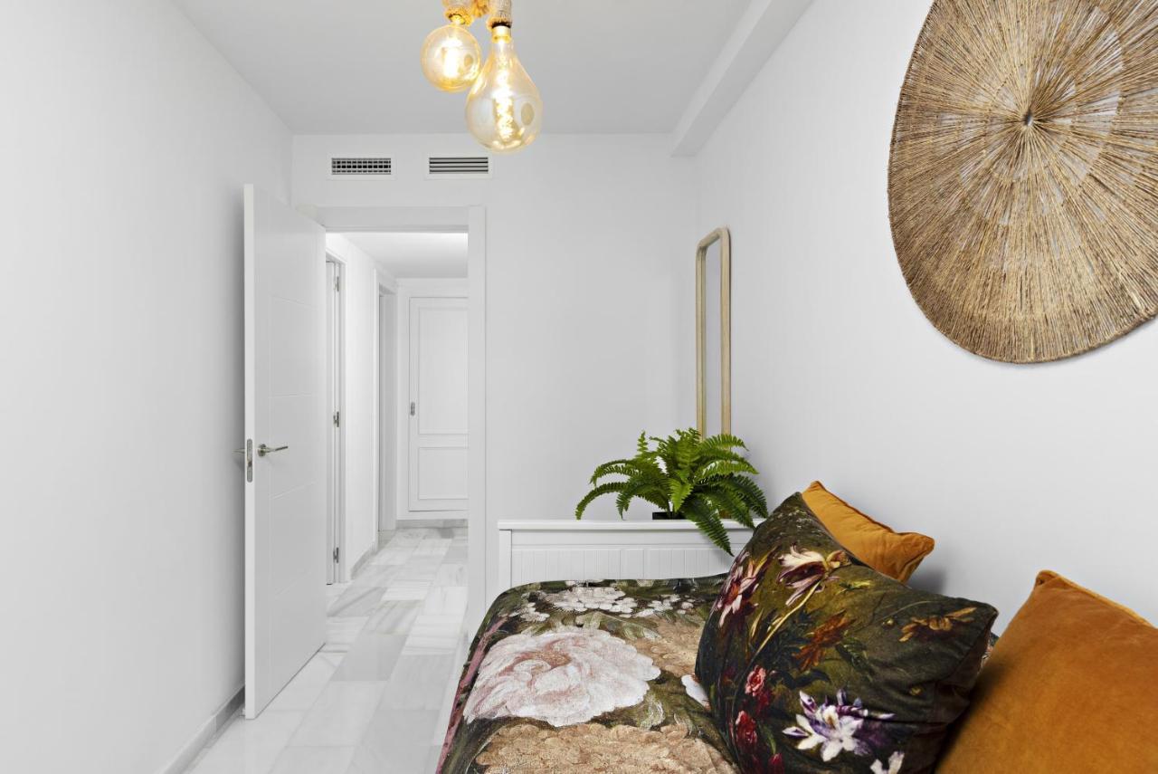 Two Bedroom Apartment In Puerto Banus With Terrace 마르베야 외부 사진
