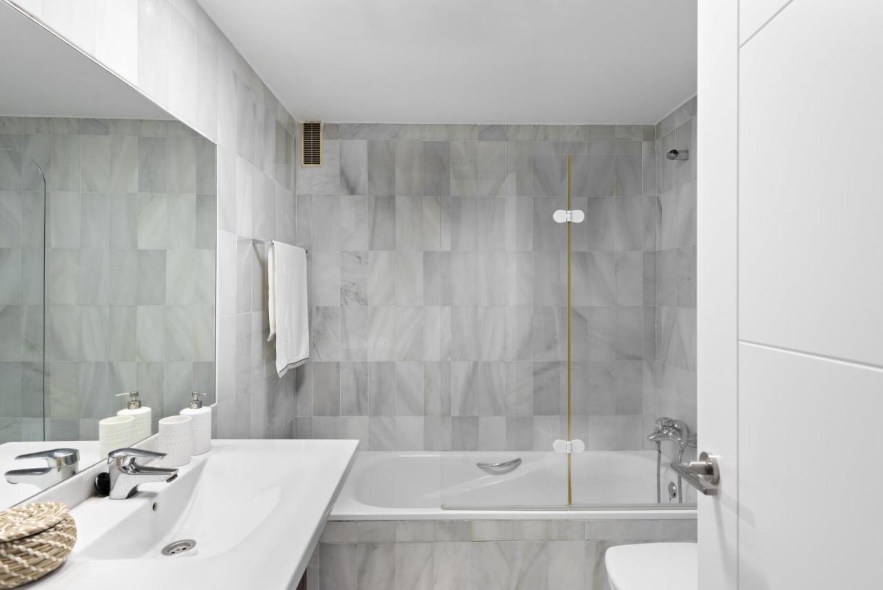 Two Bedroom Apartment In Puerto Banus With Terrace 마르베야 외부 사진
