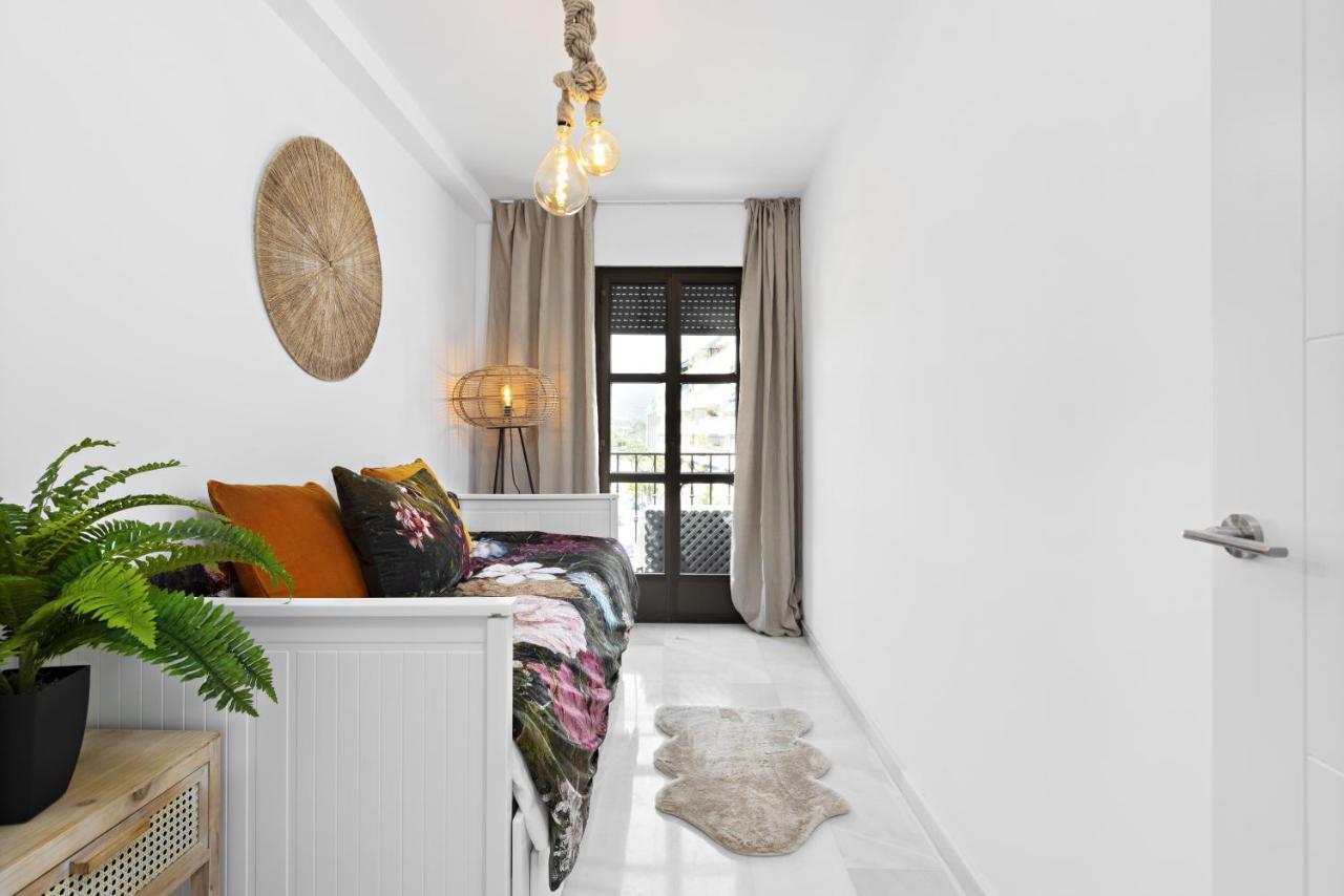 Two Bedroom Apartment In Puerto Banus With Terrace 마르베야 외부 사진